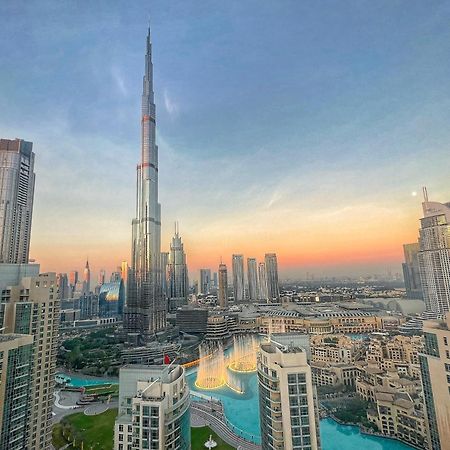 Prestige Living 2Br With Full Burj Khalifa And Fountain View By Auberge ドバイ エクステリア 写真