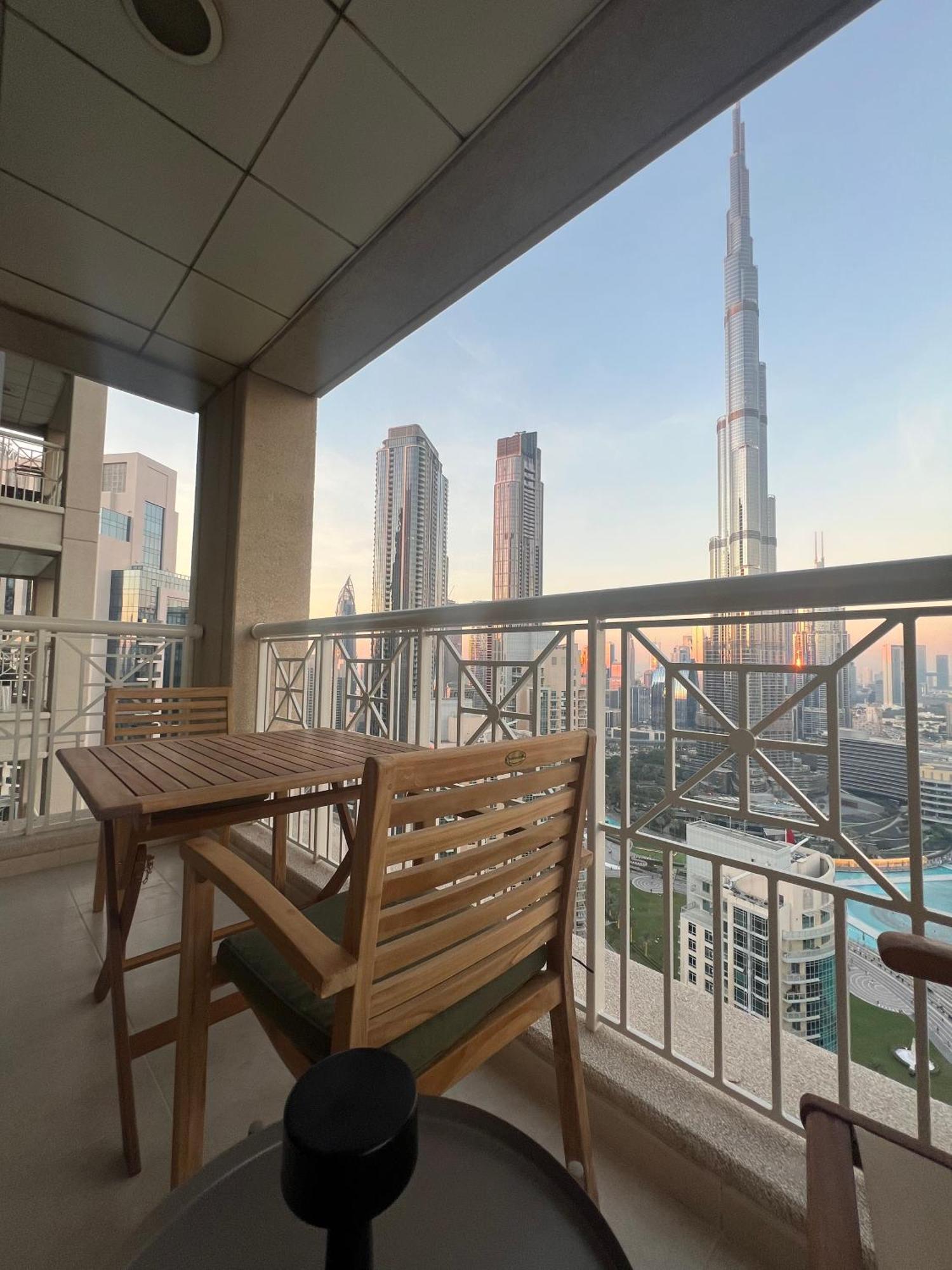 Prestige Living 2Br With Full Burj Khalifa And Fountain View By Auberge ドバイ エクステリア 写真