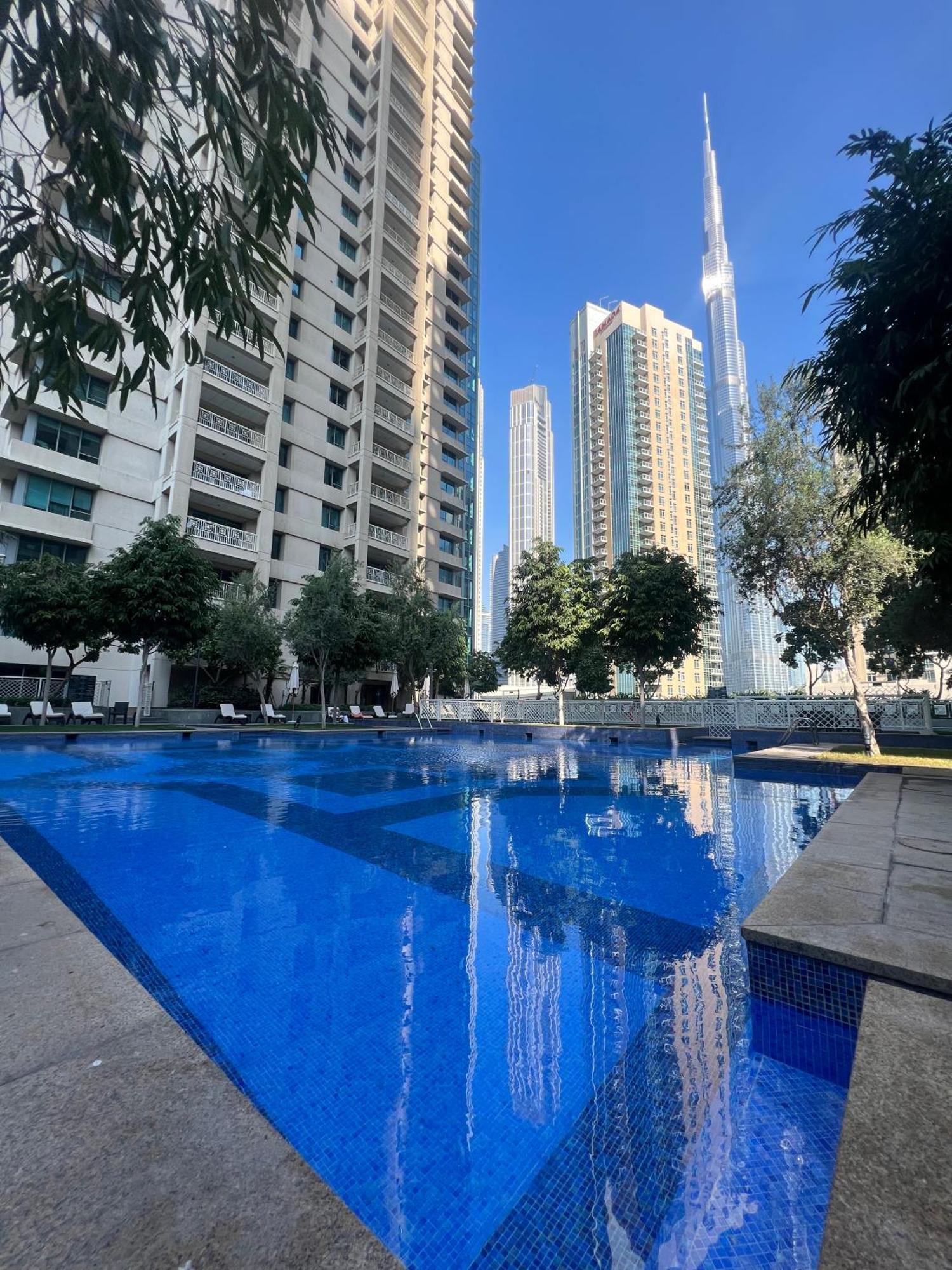 Prestige Living 2Br With Full Burj Khalifa And Fountain View By Auberge ドバイ エクステリア 写真