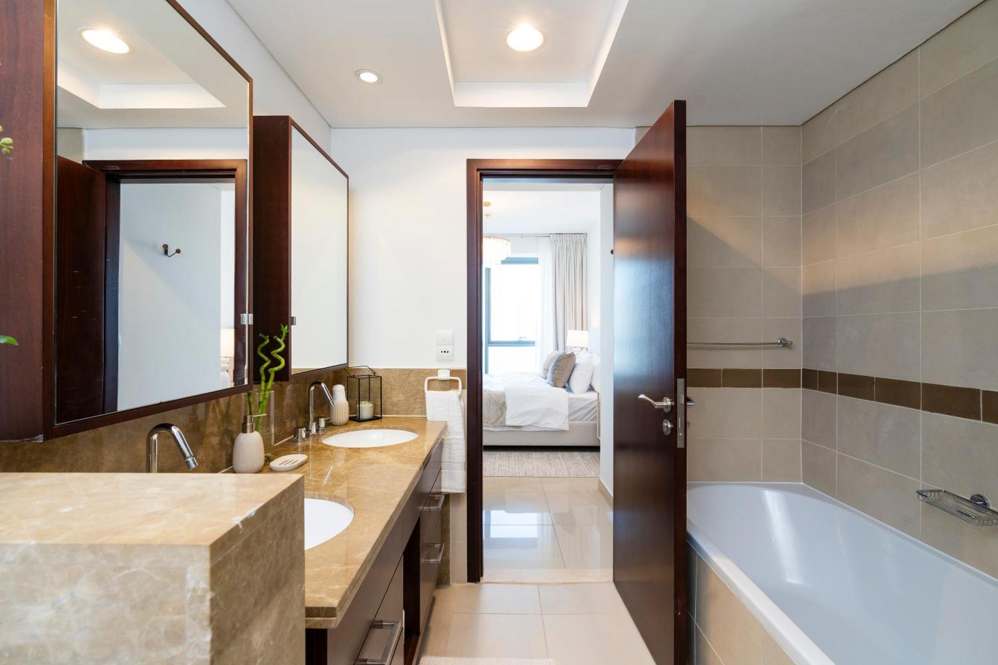 Prestige Living 2Br With Full Burj Khalifa And Fountain View By Auberge ドバイ エクステリア 写真